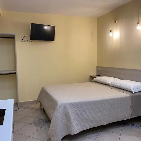 Vittoria Aparthotel 4*
